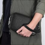 ⁦ويوو حقيبة يد جلد ماستر ببصمة الاصبع - اسود⁩ - الصورة ⁦4⁩